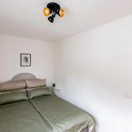 Apartman West48 Gemuetliches -blick Auf Blauen Duisburg